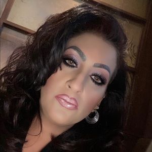Meet your Posher, Nadia